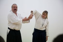 ../resources/photos/aikido/urban_seminar_May14/photos/urban_seminar_May14_20.jpg